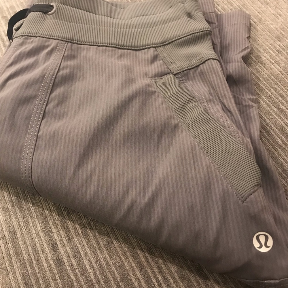 COPY - EUC Lululemon Dance Studio Crop